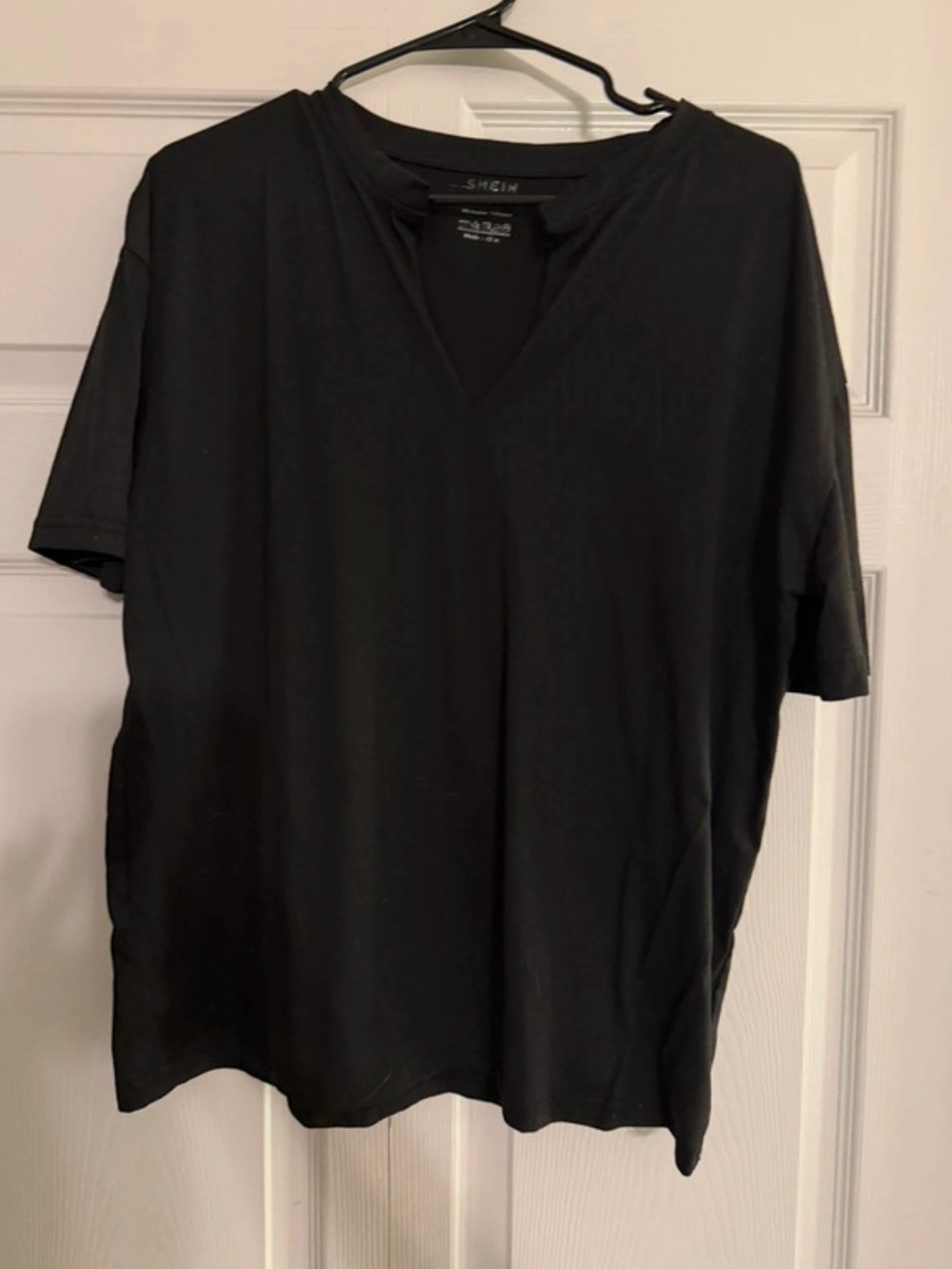 SHEIN Black Short Sleeve V-Notch Tee